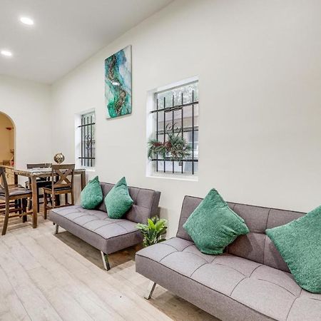 Large, Central, Lovely & Cozy 4Bed/2Bath - House By Everbank Stadium Джэксонвиль Экстерьер фото