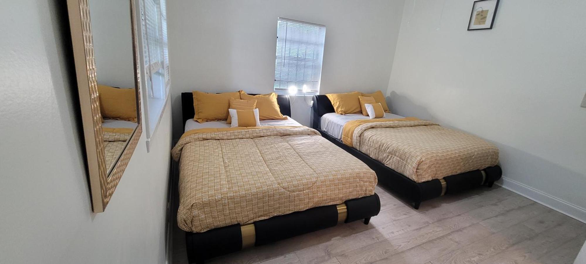 Large, Central, Lovely & Cozy 4Bed/2Bath - House By Everbank Stadium Джэксонвиль Экстерьер фото